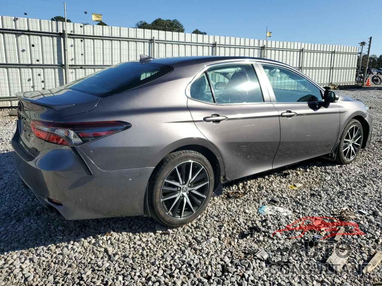 TOYOTA CAMRY 2022 - 4T1G11AK2NU708909
