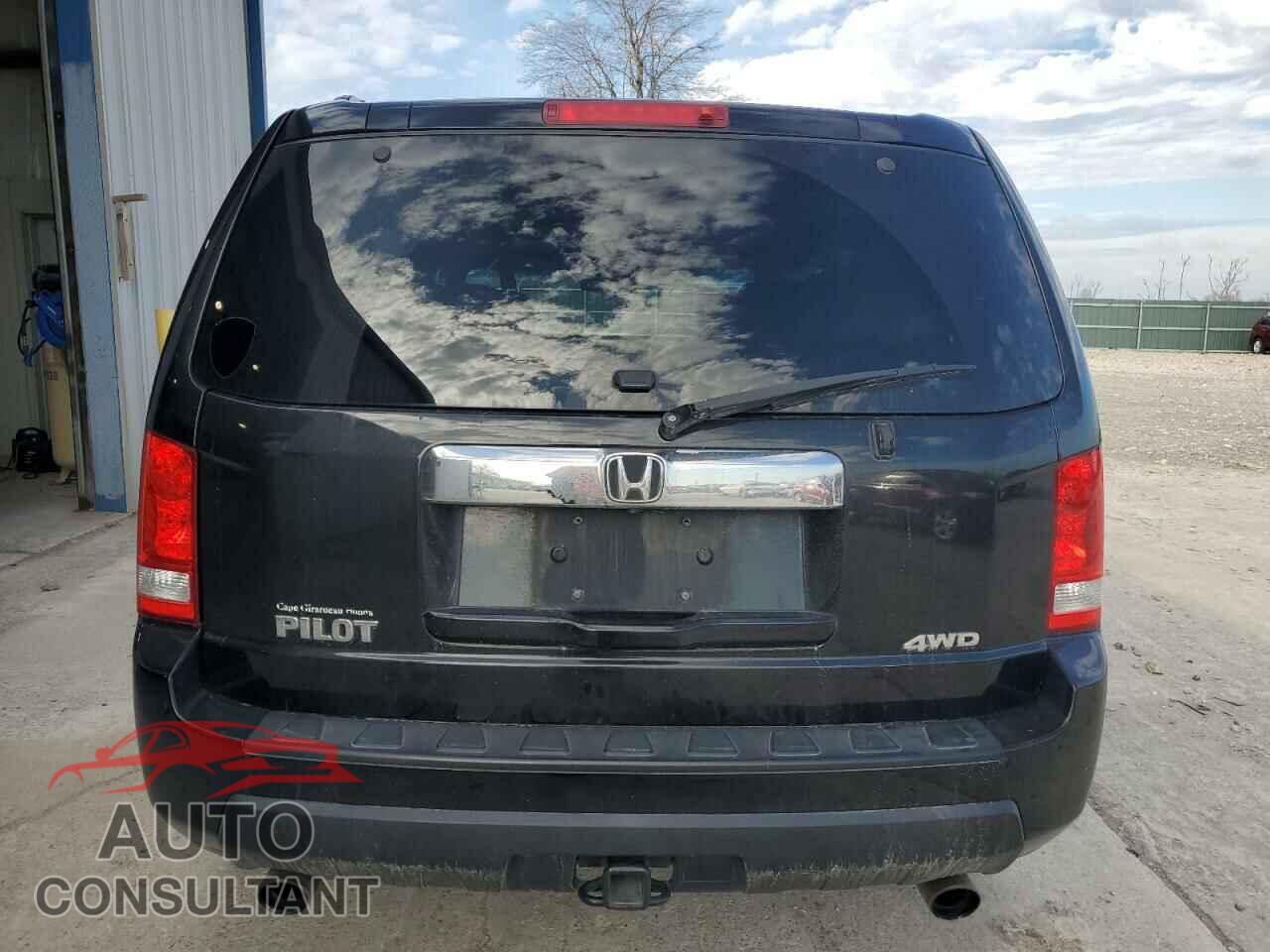 HONDA PILOT 2011 - 5FNYF4H64BB026171