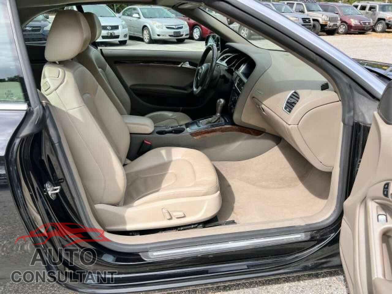 AUDI A5 2011 - WAULFAFH0BN013557