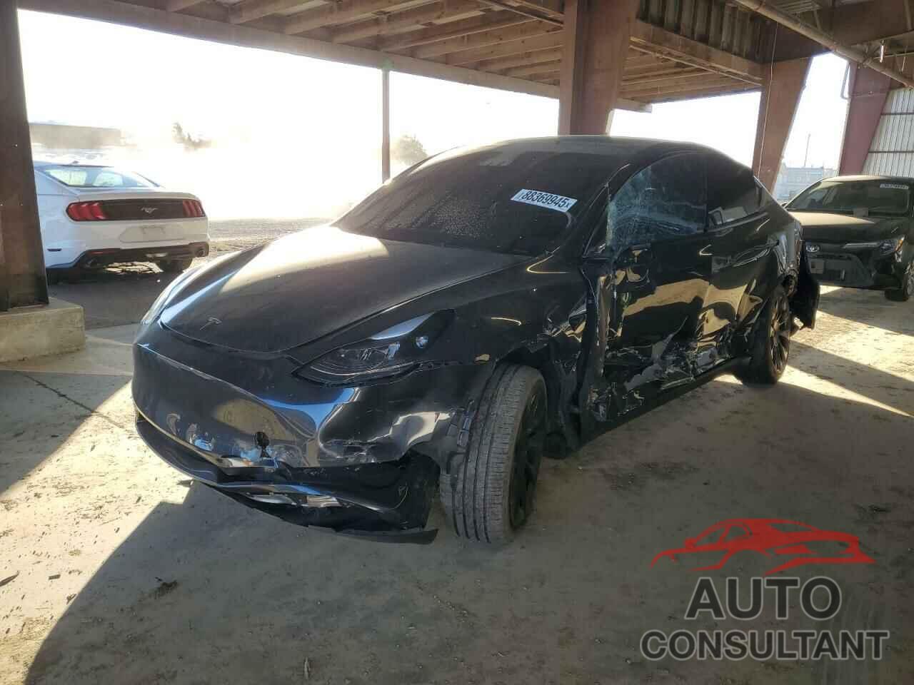 TESLA MODEL Y 2024 - 7SAYGDEE0RF006750