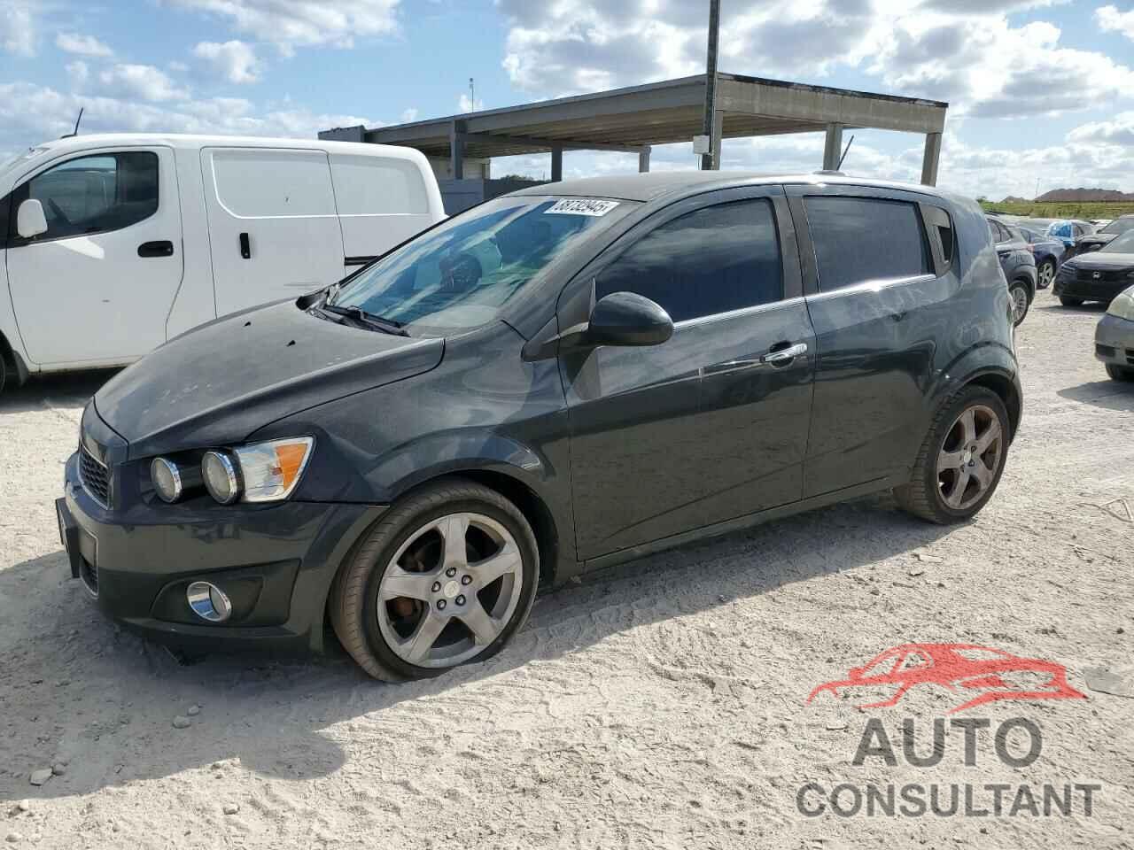 CHEVROLET SONIC 2015 - 1G1JE6SB6F4120550