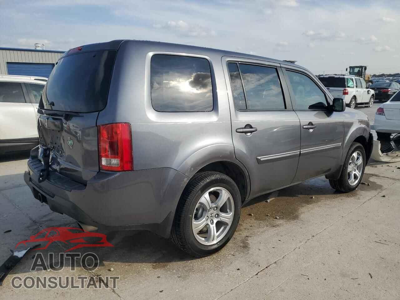 HONDA PILOT 2015 - 5FNYF3H51FB001039