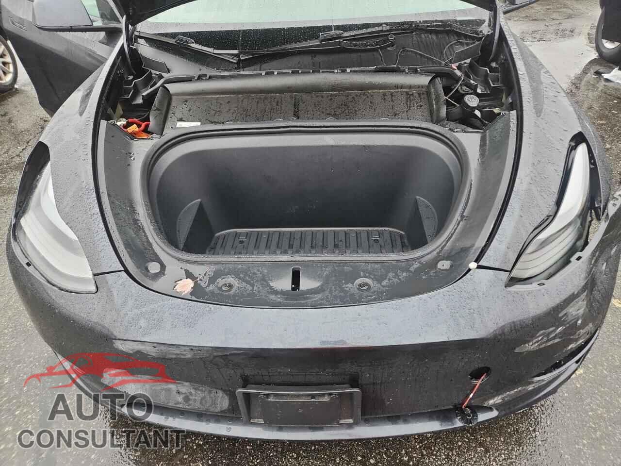 TESLA MODEL Y 2024 - 7SAYGDED9RF018824
