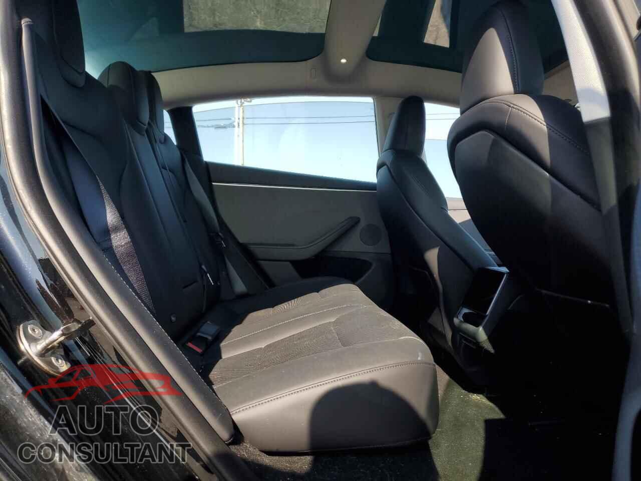 TESLA MODEL 3 2024 - 5YJ3E1EA4RF736251