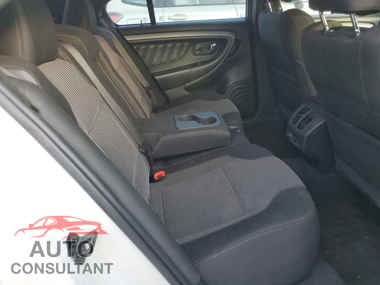 FORD TAURUS 2019 - 1FAHP2E82KG114879