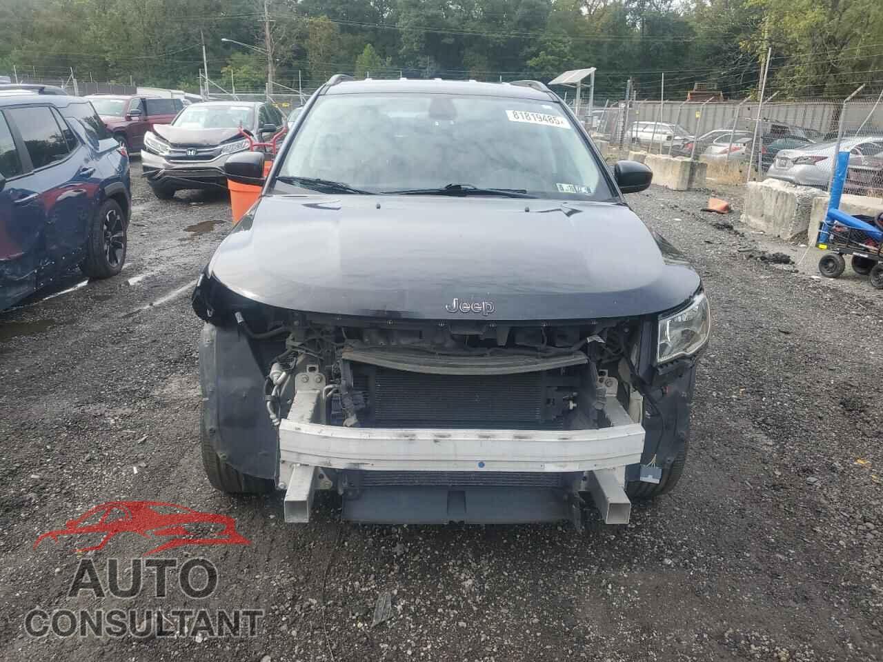 JEEP COMPASS 2018 - 3C4NJDBB2JT150186