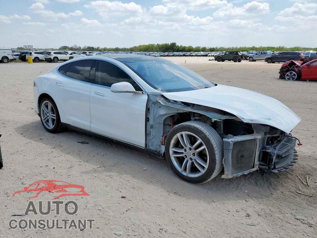 TESLA MODEL S 2014 - 5YJSA1H19EFP30717