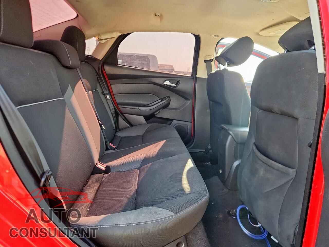 FORD FOCUS 2014 - 1FADP3F27EL223803