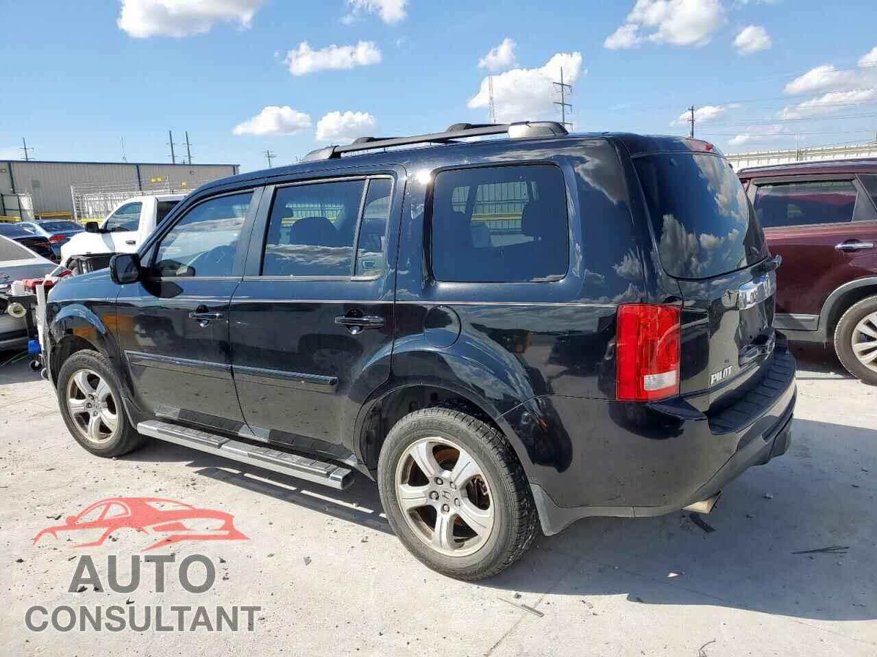 HONDA PILOT 2015 - 5FNYF3H59FB010586