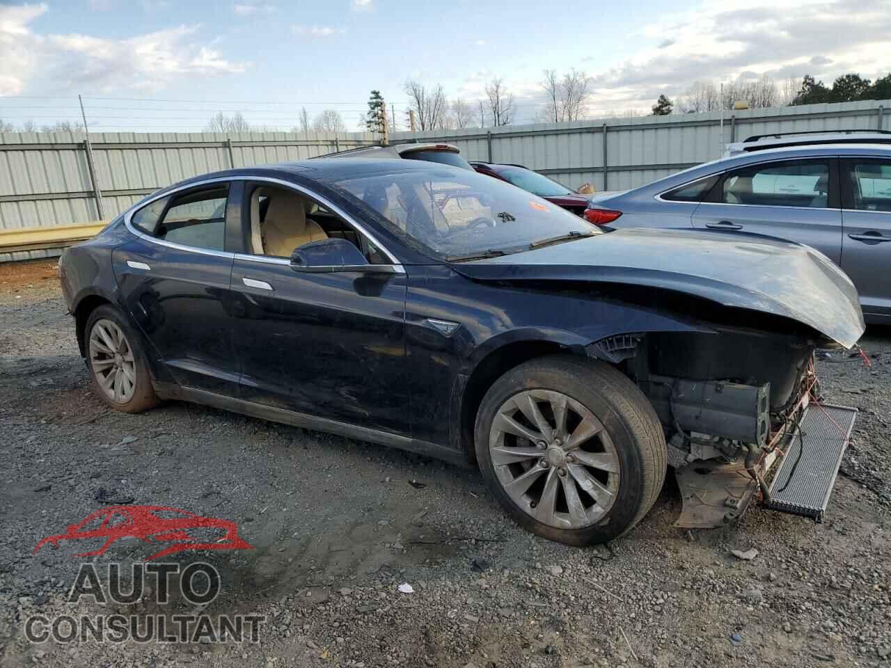 TESLA MODEL S 2013 - 5YJSA1CN8DFP22472