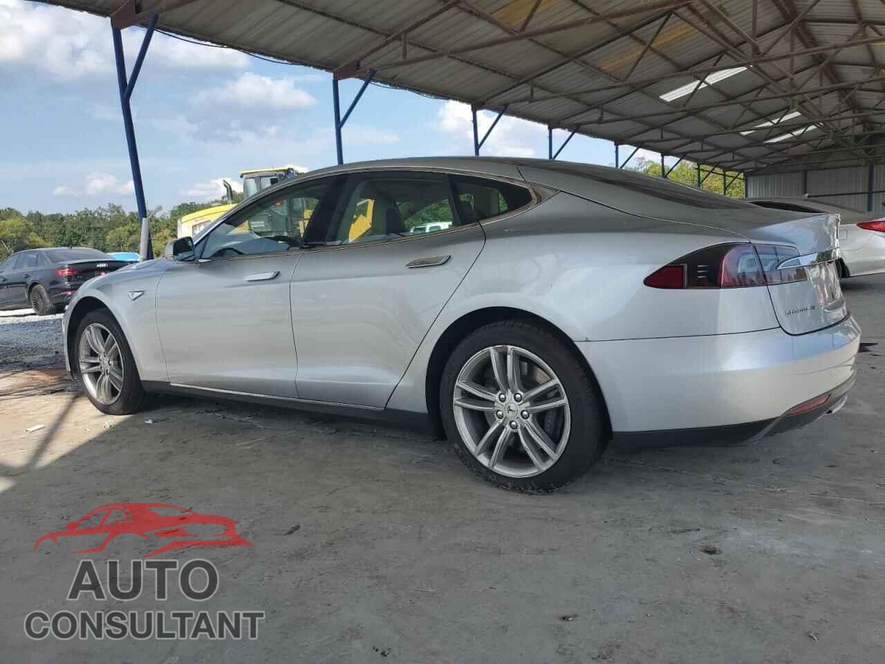 TESLA MODEL S 2013 - 5YJSA1CN9DFP26269