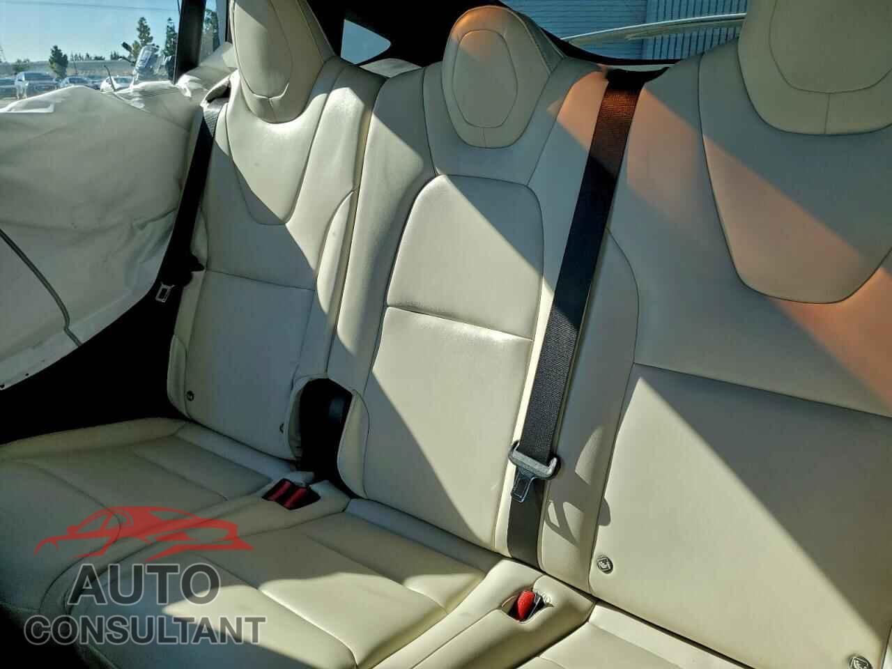 TESLA MODEL X 2020 - 5YJXCAE23LF301809