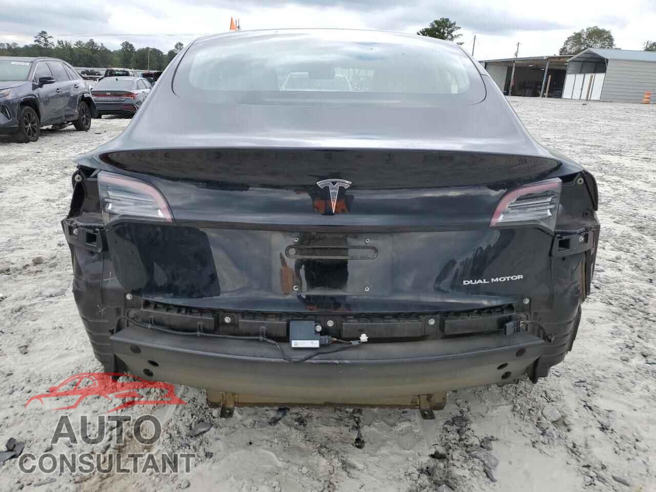 TESLA MODEL 3 2018 - 5YJ3E1EB7JF089647