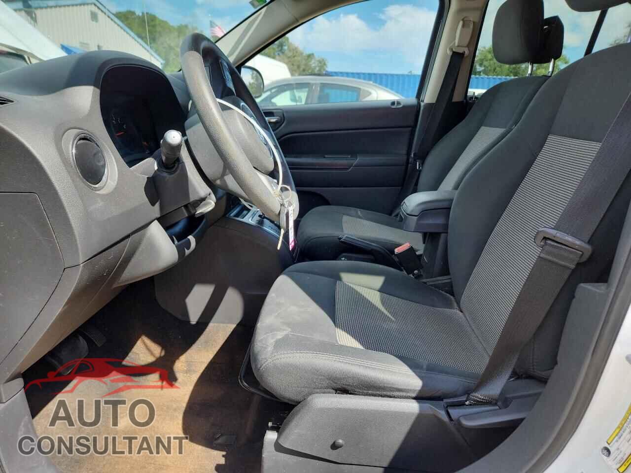 JEEP COMPASS 2013 - 1C4NJCBA1DD244331