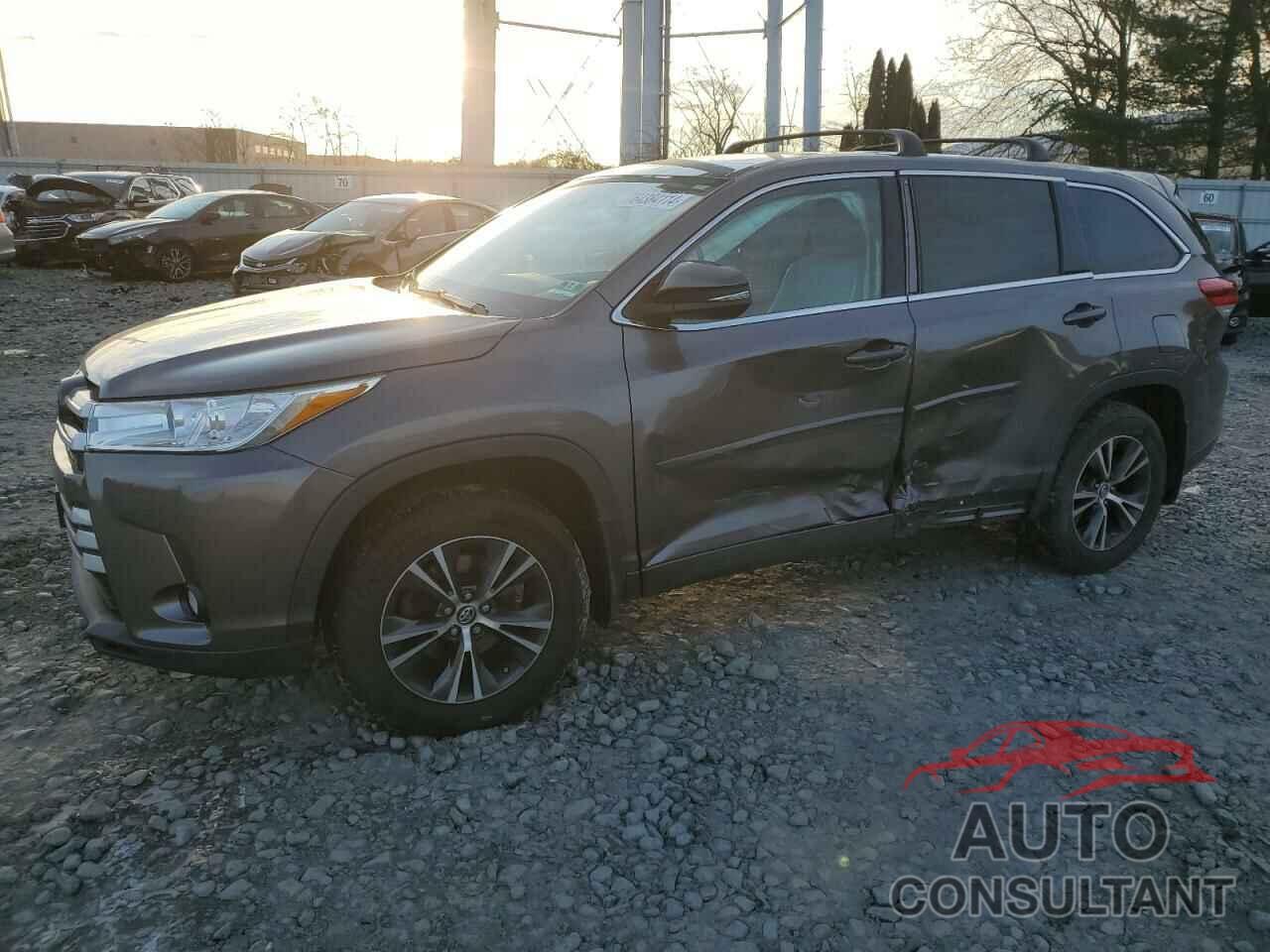 TOYOTA HIGHLANDER 2018 - 5TDBZRFH2JS886529