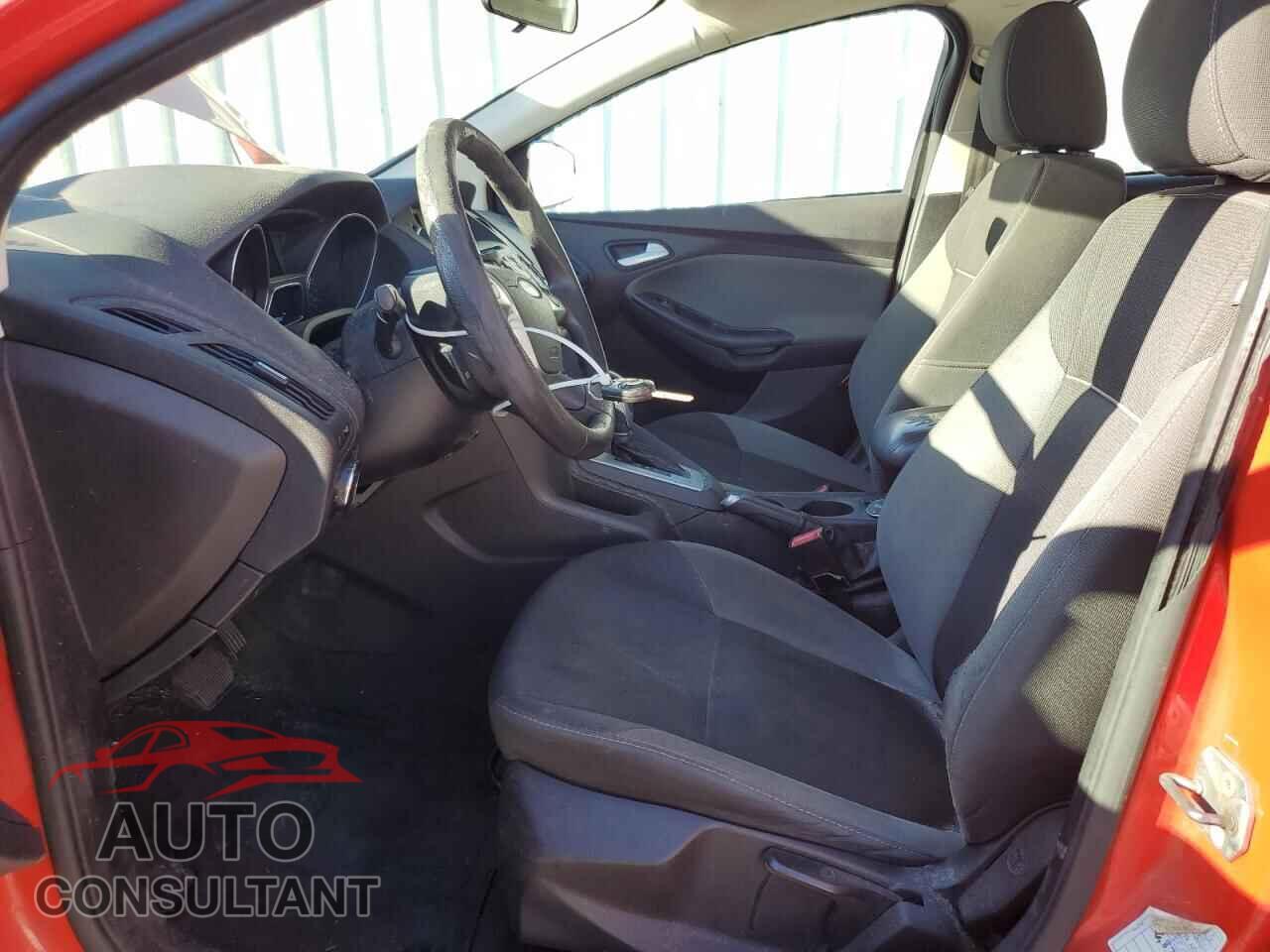 FORD FOCUS 2014 - 1FADP3F2XEL455439
