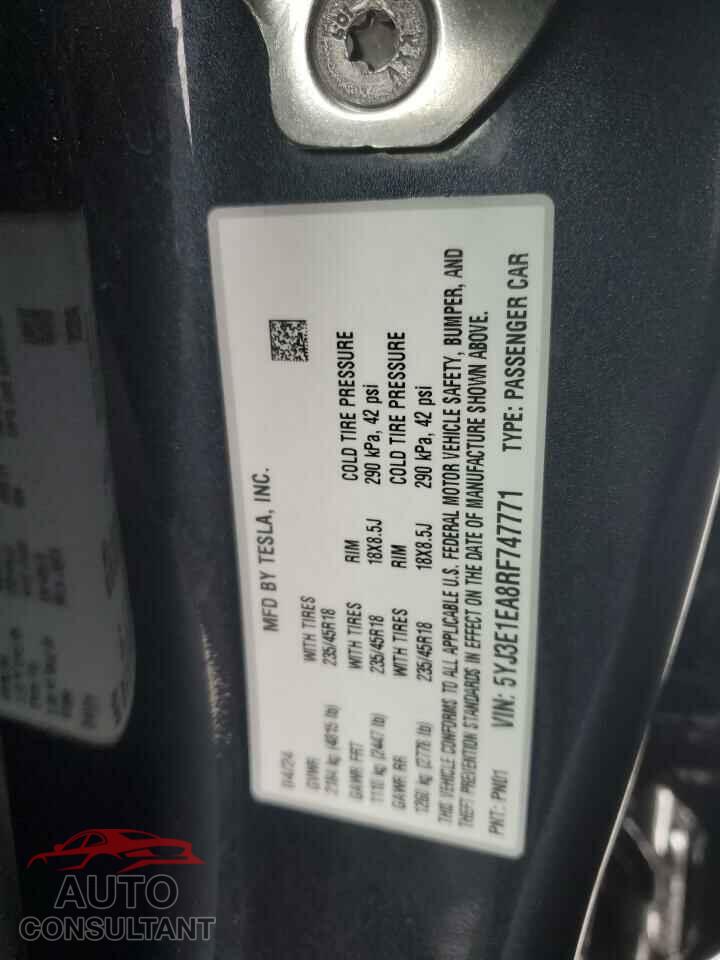 TESLA MODEL 3 2024 - 5YJ3E1EA8RF747771