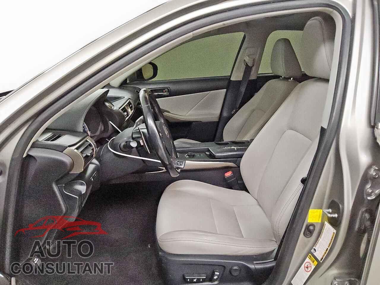 LEXUS IS 2015 - JTHCF1D24F5027273