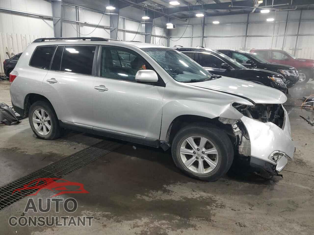 TOYOTA HIGHLANDER 2013 - 5TDBK3EH8DS229418