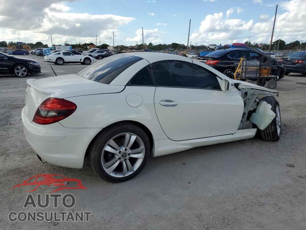 MERCEDES-BENZ SLK-CLASS 2011 - WDBWK5EA3BF238653