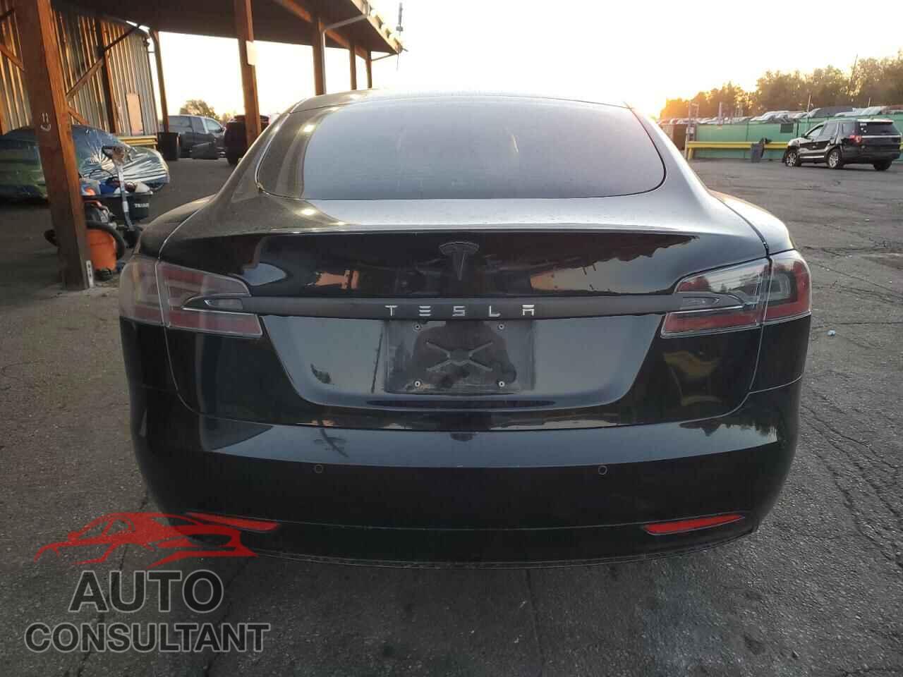 TESLA MODEL S 2017 - 5YJSA1E28HF207450