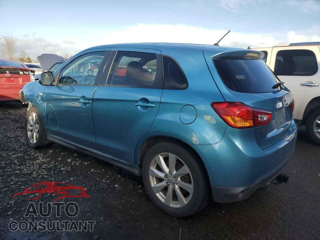 MITSUBISHI OUTLANDER 2013 - 4A4AR3AU4DE016054