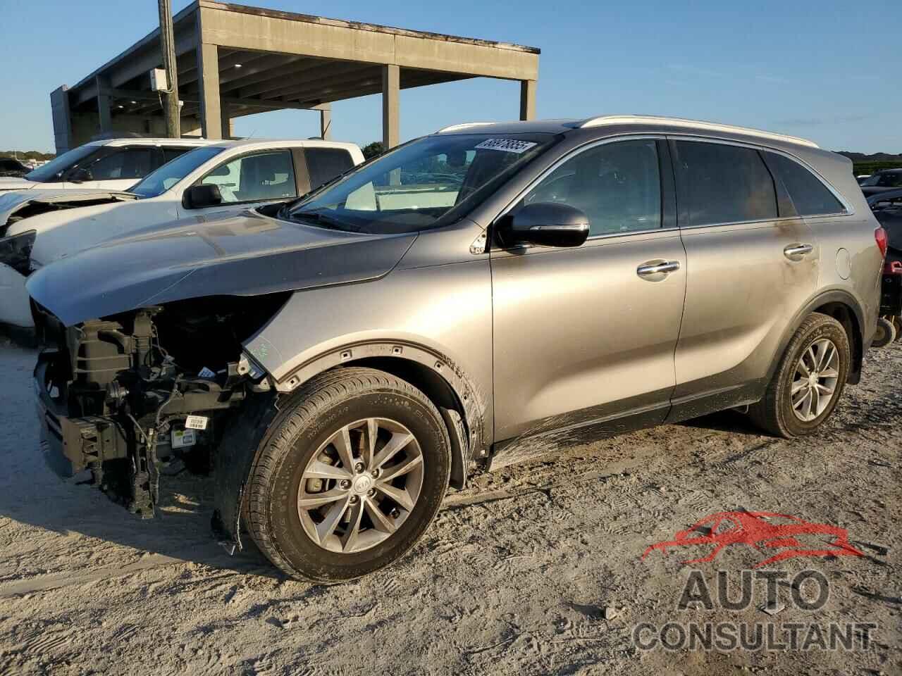 KIA SORENTO 2018 - 5XYPG4A32JG388399