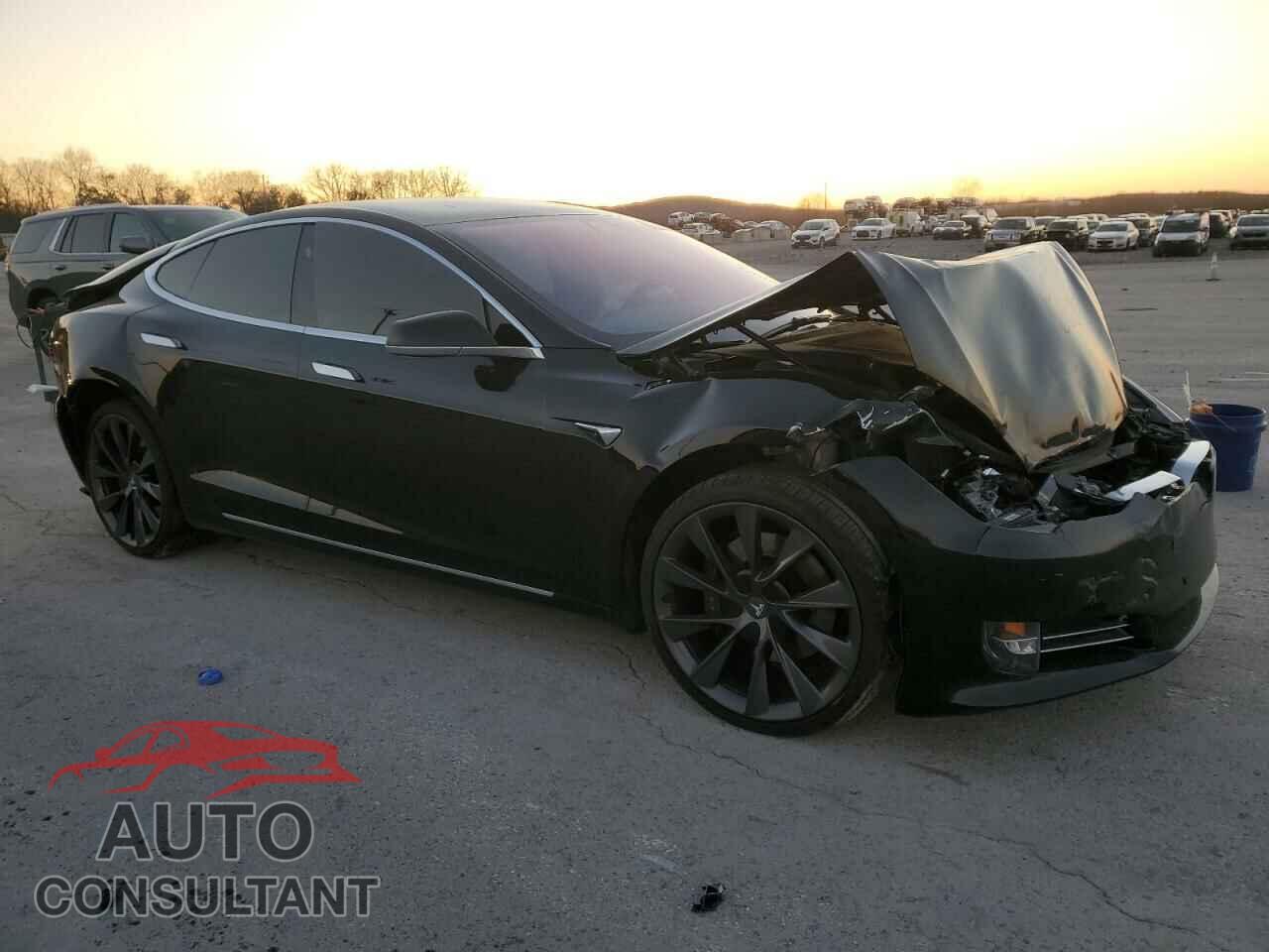 TESLA MODEL S 2018 - 5YJSA1E29JF296824