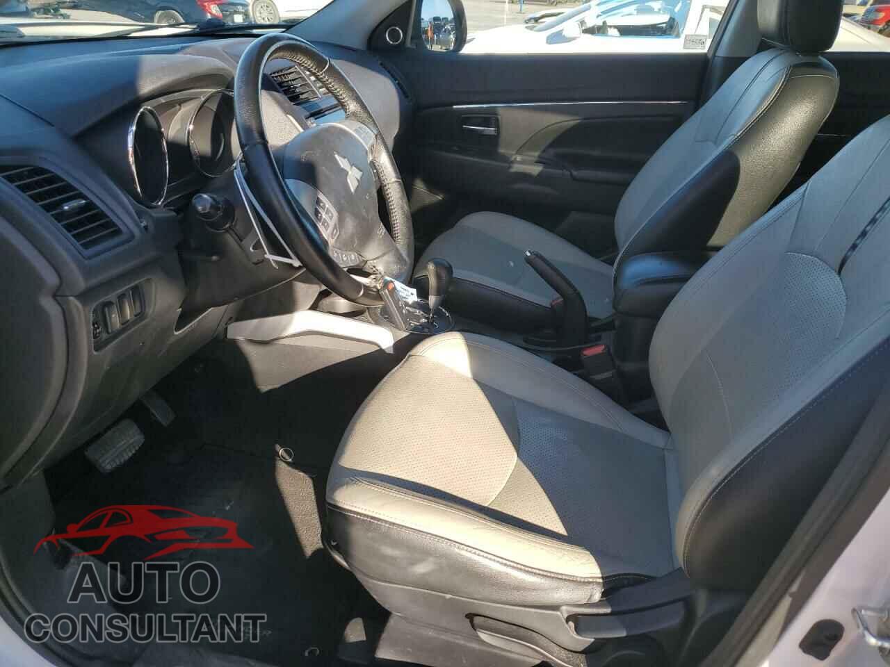 MITSUBISHI OUTLANDER 2013 - 4A4AP4AU7DE008431