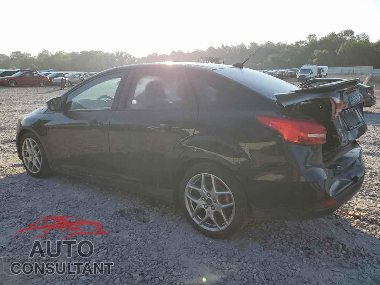 FORD FOCUS 2015 - 1FADP3F21FL238377