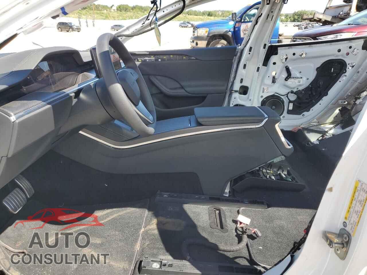 TESLA MODEL S 2024 - 5YJSA1E60RF541217