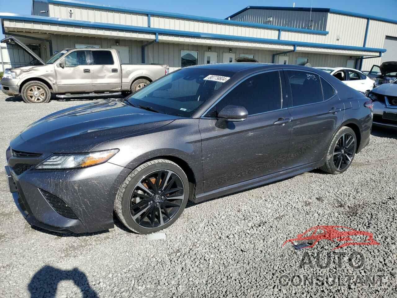 TOYOTA CAMRY 2018 - 4T1B61HKXJU045648