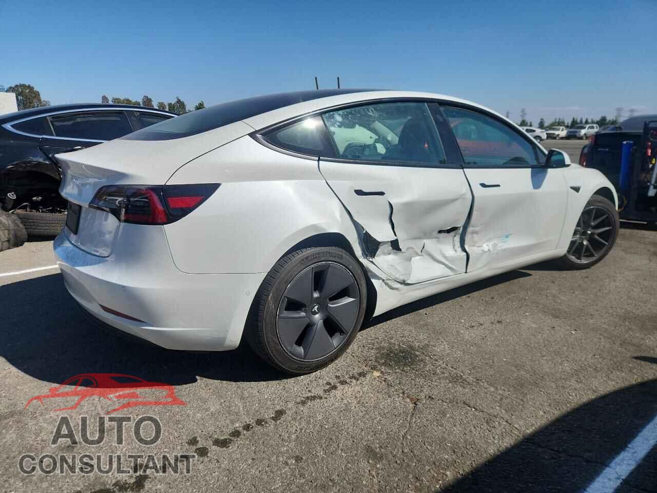 TESLA MODEL 3 2022 - 5YJ3E1EA6NF375695