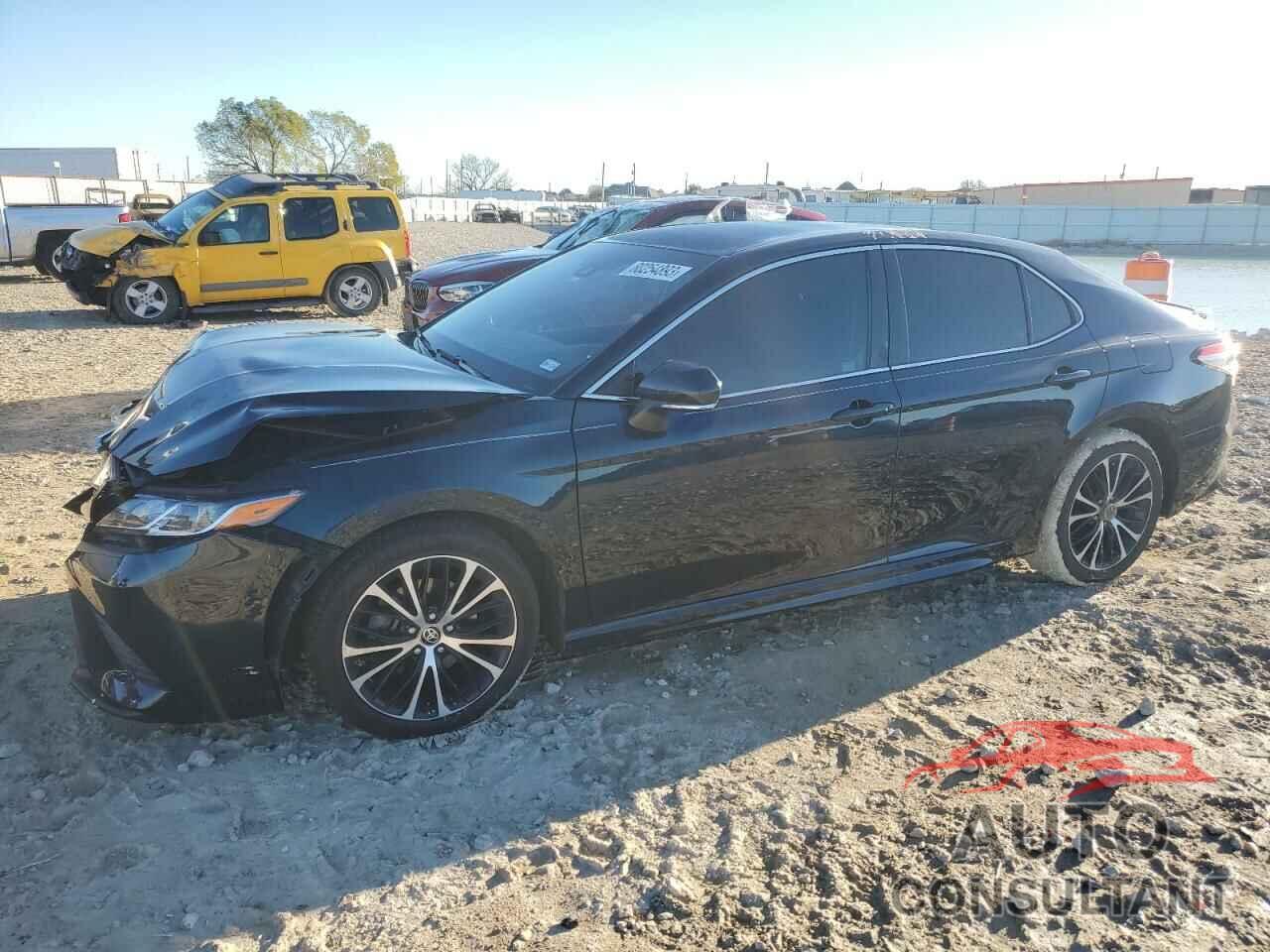 TOYOTA CAMRY 2018 - 4T1B11HK7JU665937