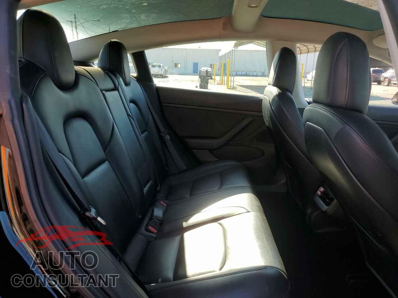 TESLA MODEL 3 2018 - 5YJ3E1EA2JF171907