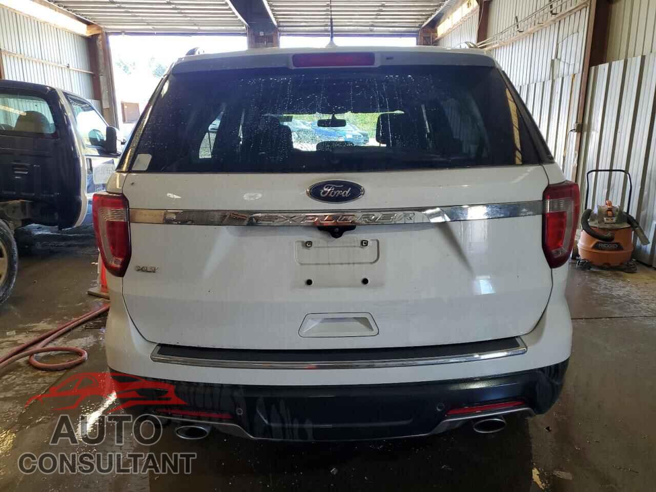 FORD EXPLORER 2018 - 1FM5K7D86JGA58952