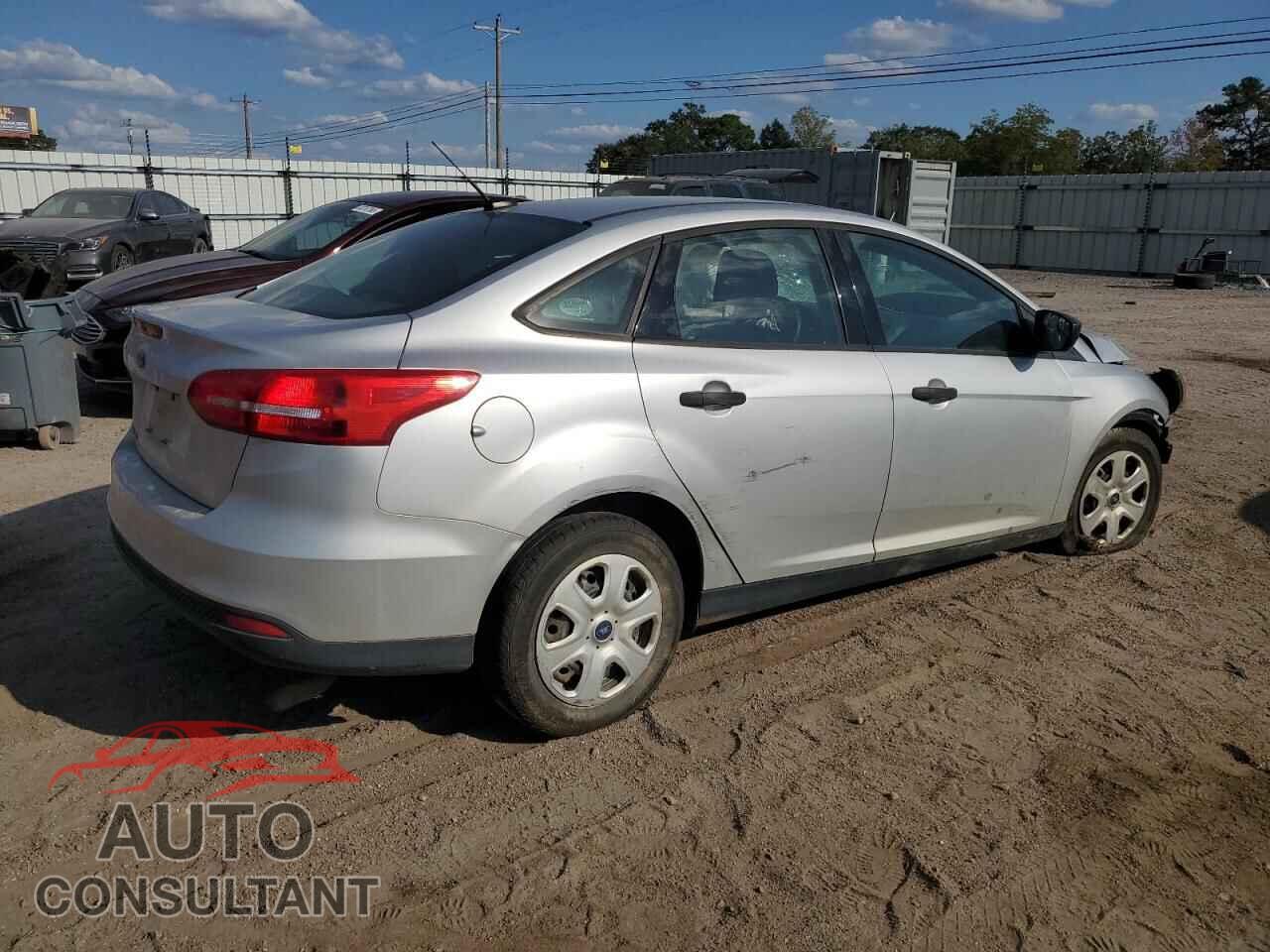 FORD FOCUS 2017 - 1FADP3E28HL336441