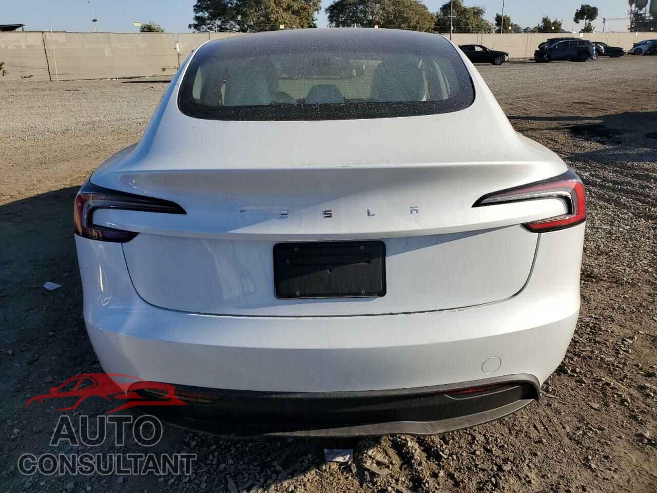 TESLA MODEL 3 2024 - 5YJ3E1EA4RF795493