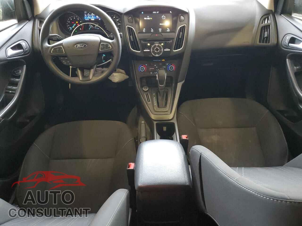 FORD FOCUS 2017 - 1FADP3H26HL221803