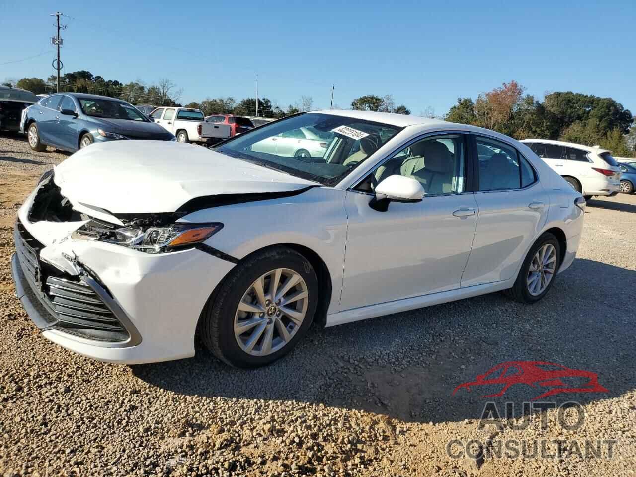 TOYOTA CAMRY 2022 - 4T1C11AK1NU649768