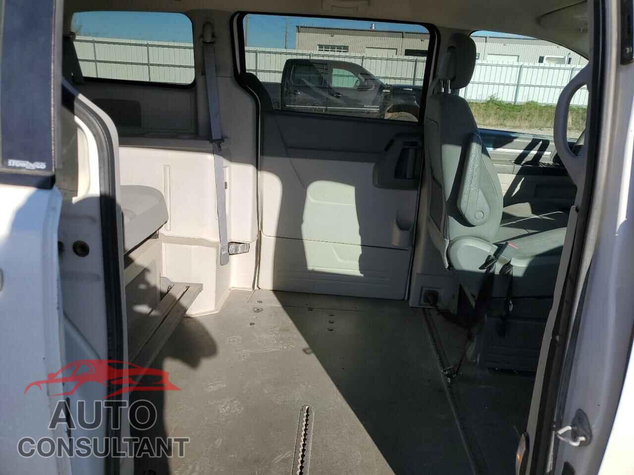 DODGE CARAVAN 2010 - 2D4RN4DE0AR343455