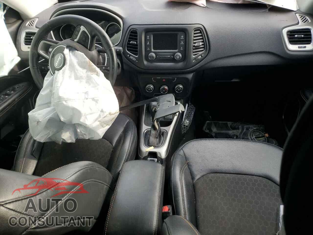 JEEP COMPASS 2017 - 3C4NJDBB8HT680821