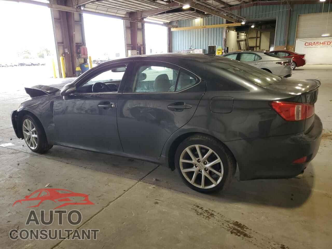 LEXUS IS 2011 - JTHCF5C26B5047155