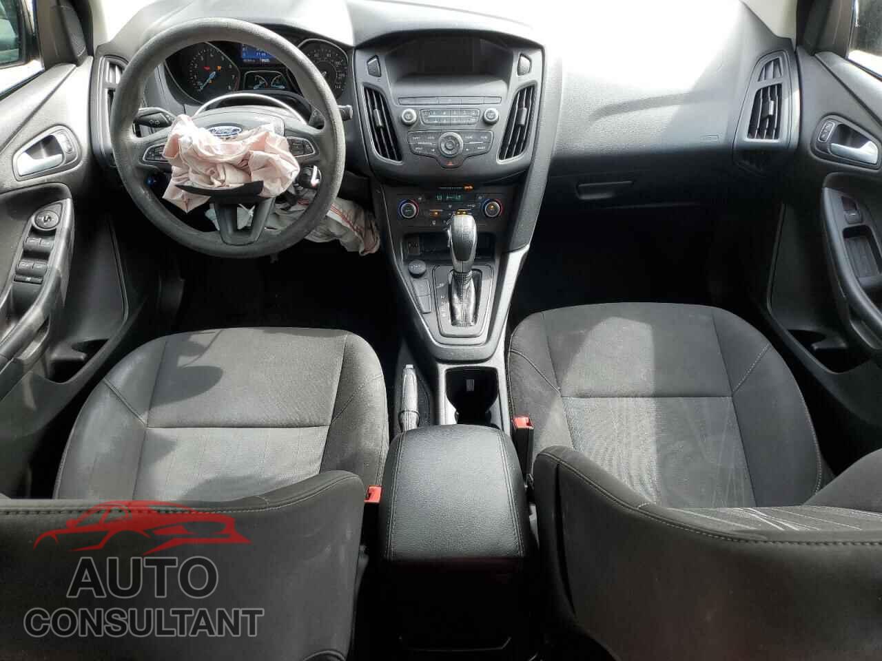 FORD FOCUS 2018 - 1FADP3FE3JL202161