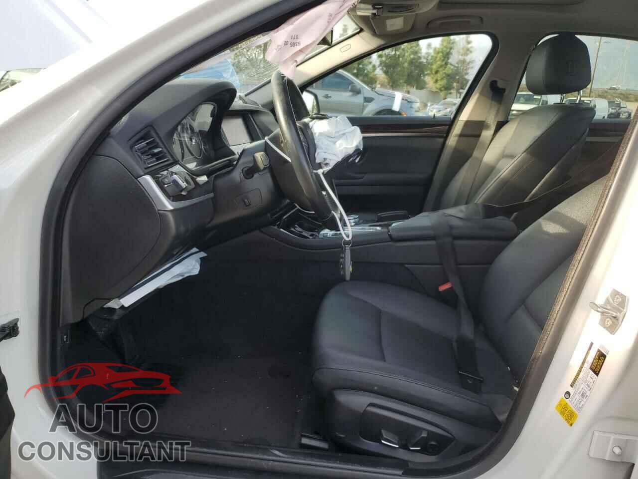 BMW 5 SERIES 2015 - WBA5A5C55FD523780