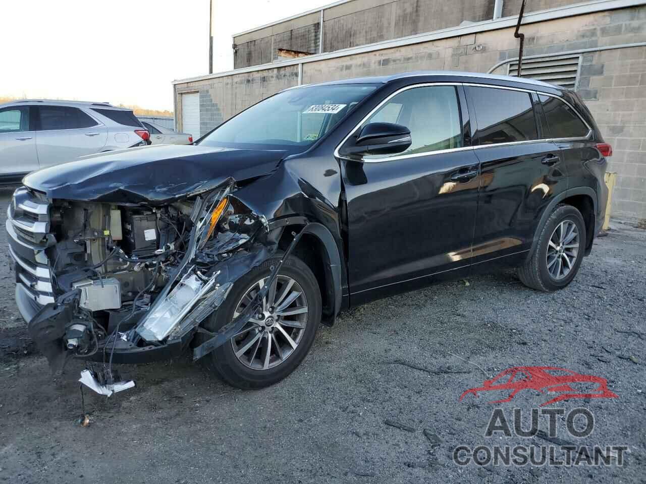 TOYOTA HIGHLANDER 2018 - 5TDJZRFH2JS900523