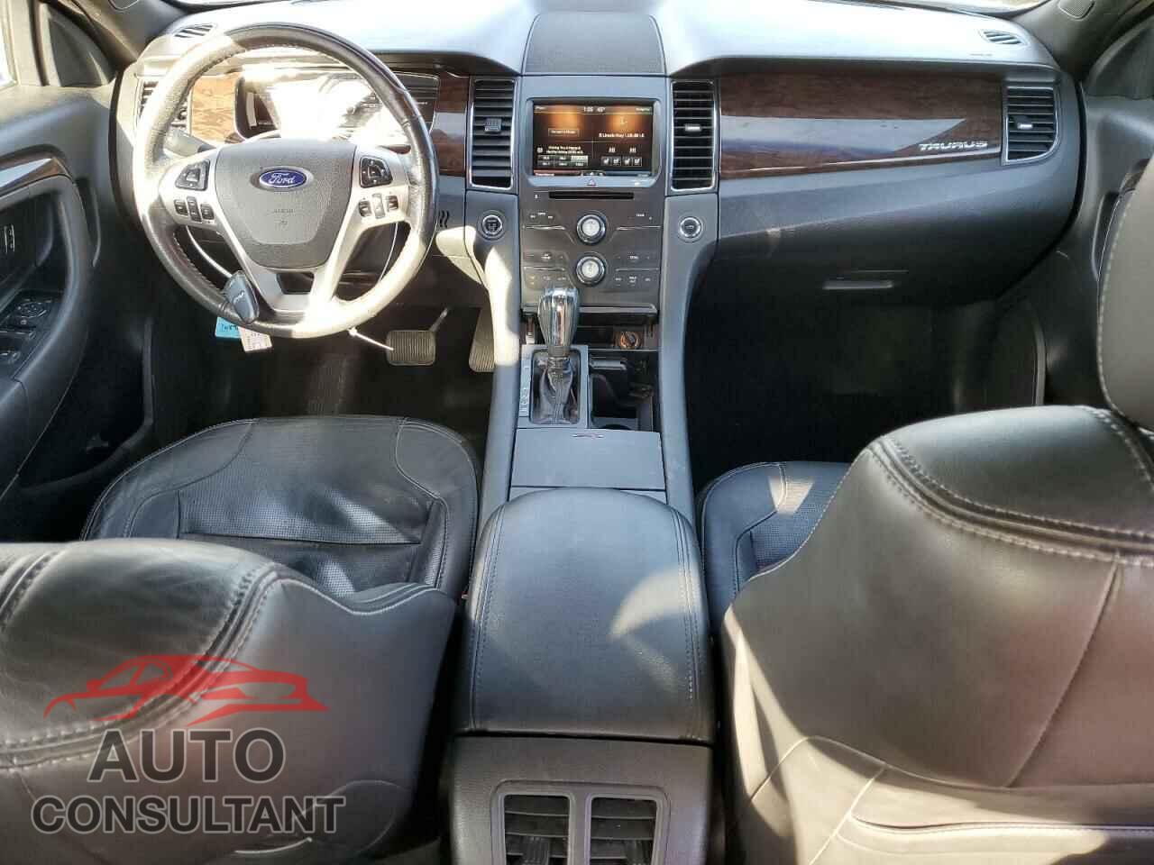 FORD TAURUS 2015 - 1FAHP2F82FG168901
