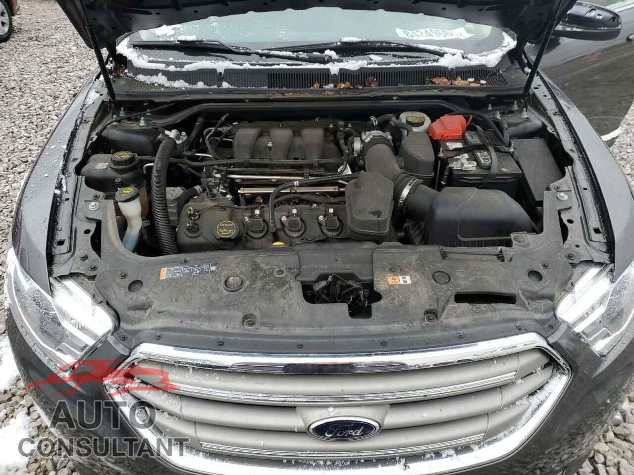 FORD TAURUS 2018 - 1FAHP2D87JG136439