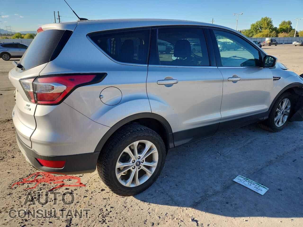FORD ESCAPE 2017 - 1FMCU9GD1HUE48875