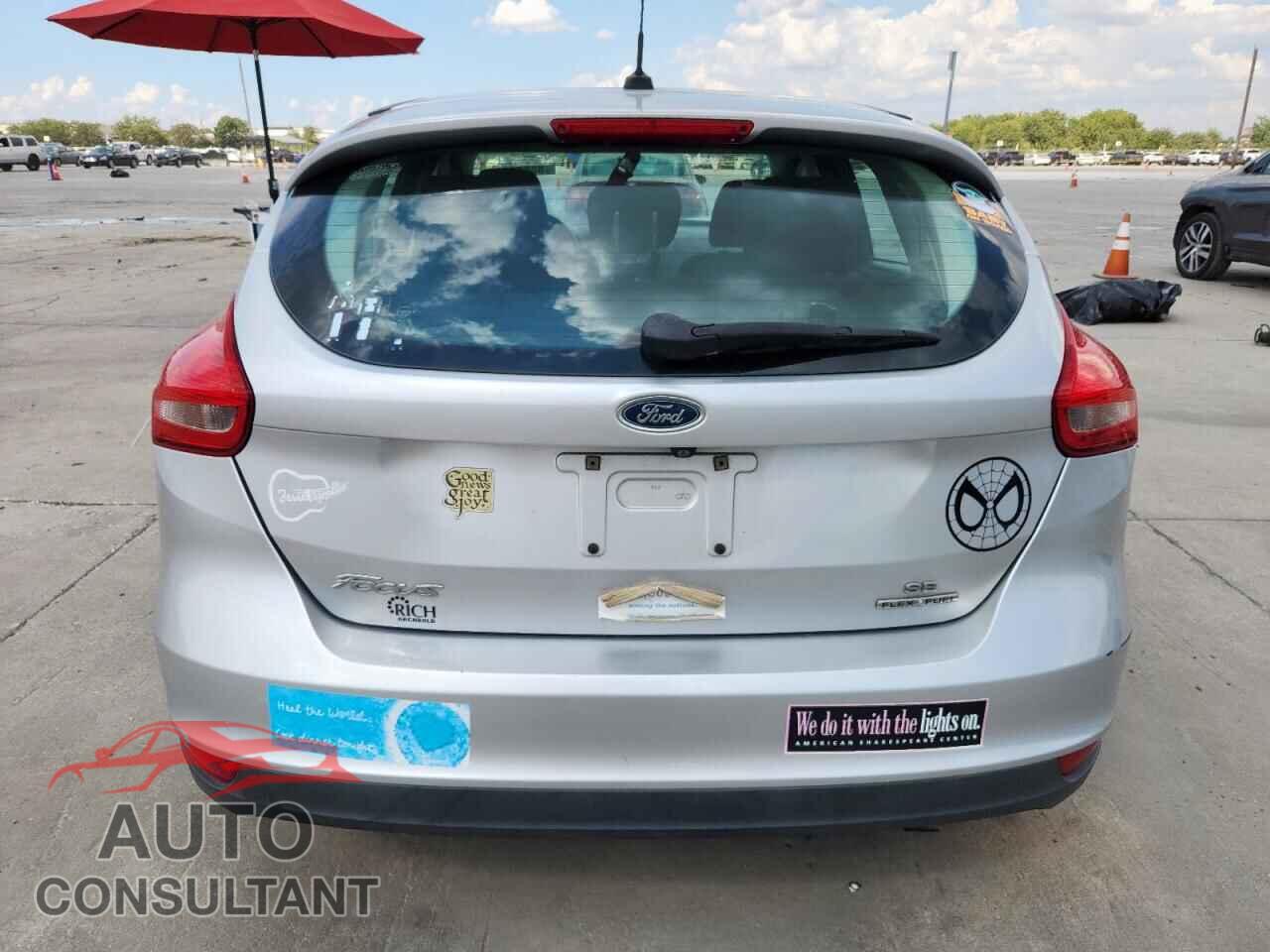 FORD FOCUS 2016 - 1FADP3K28GL252106
